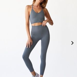 SET ACTIVE slate top and bottom- small